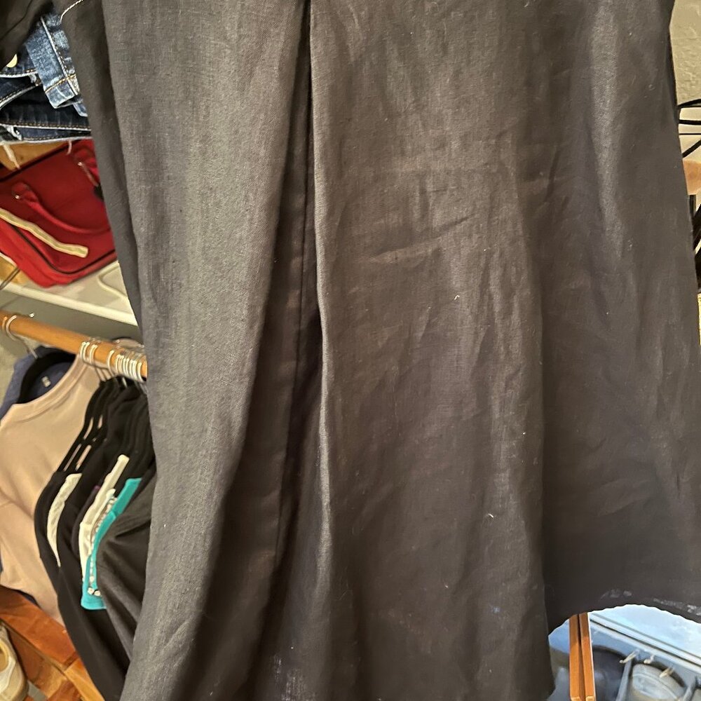 Black linen mini dress with V neckline - Picture 8 of 9
